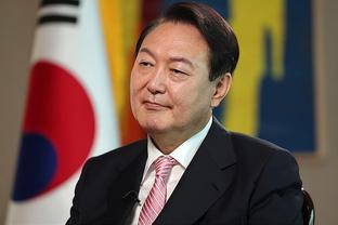 Môn tướng Nhật Bản Linh Mộc Thải Diễm bị người hâm mộ phê bình: Phán đoán đều không tốt, may mắn không thành 